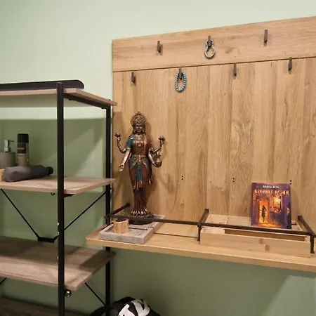 Zen Lodge, With Private Parking