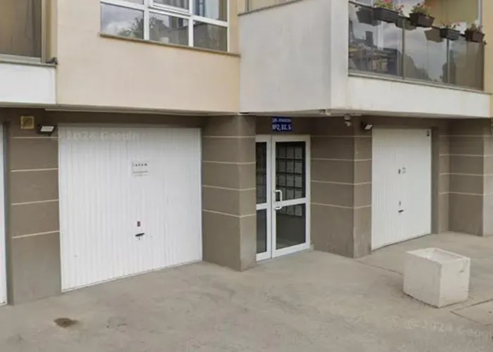 Zen Lodge, With Private Parking Next To Paradise